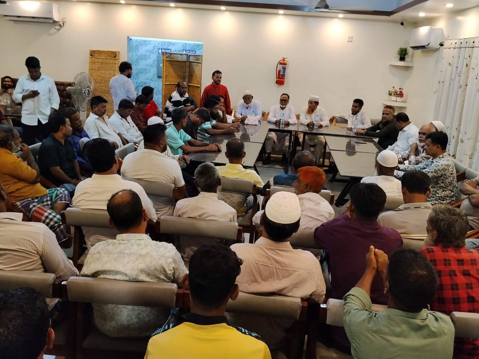 মঙ্গলগাঁও বটতলায় যুবসমাজের উদ্যোগে পিরোজপুর ইউনিয়ন নির্বাচন উপলক্ষে উঠান বৈঠক ও দোয়া মাহফিল অনুষ্ঠিত